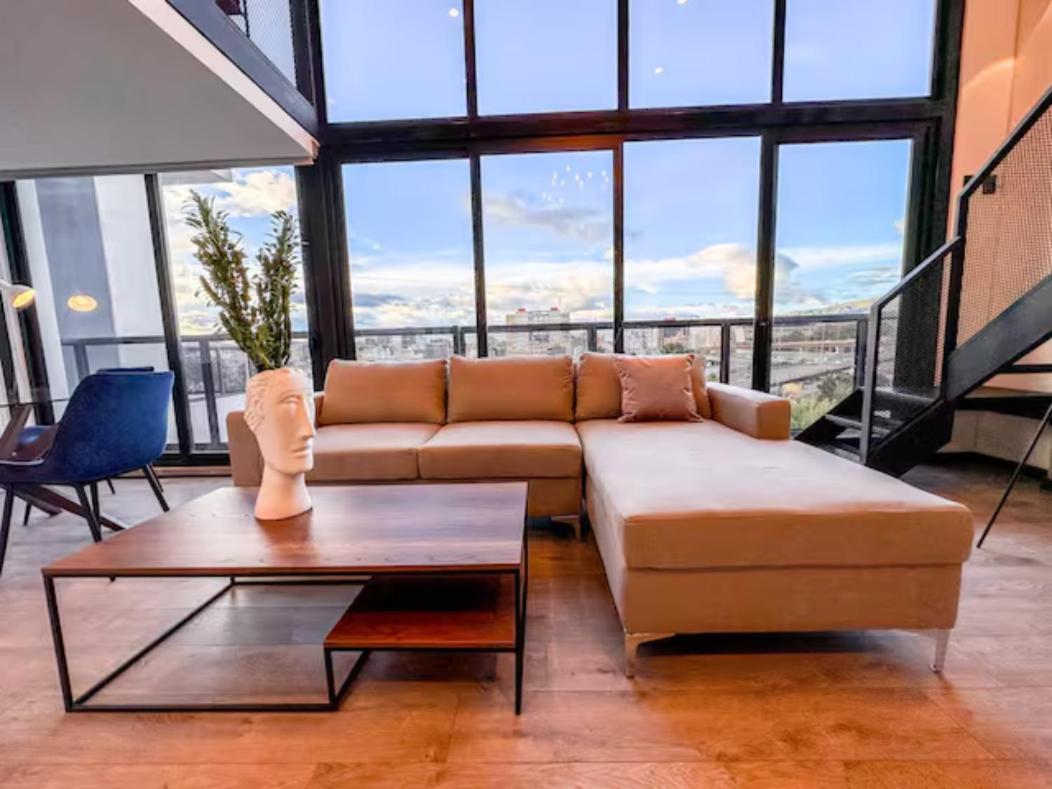 Appartement Skyline - Elegant Living With Coworking & Scenic Views *