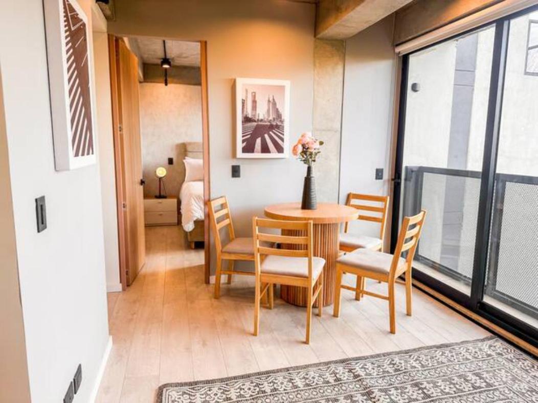 Skyline - Elegant Living With Coworking & Scenic Views Appartement