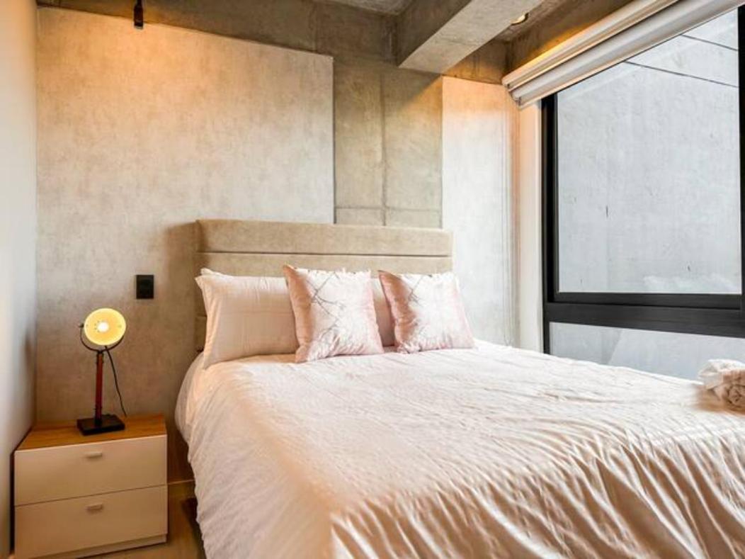 Appartement Skyline - Elegant Living With Coworking & Scenic Views