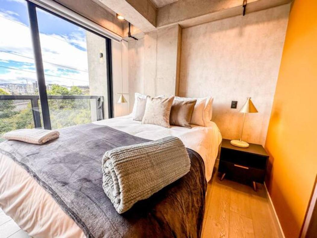 Skyline - Elegant Living With Coworking & Scenic Views Appartement *