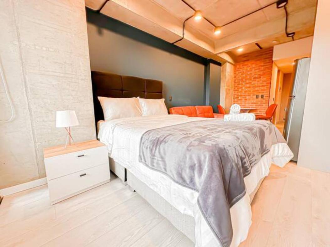Skyline - Elegant Living With Coworking & Scenic Views Appartement